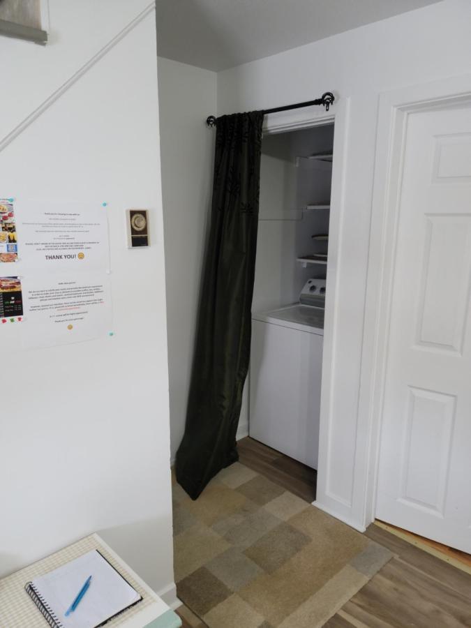 Downtown Apartment Next To Highway Netflix+Wifi エドマンズトン エクステリア 写真