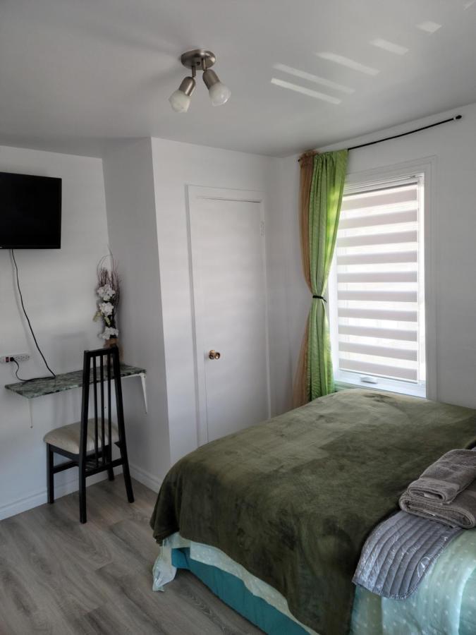 Downtown Apartment Next To Highway Netflix+Wifi エドマンズトン エクステリア 写真